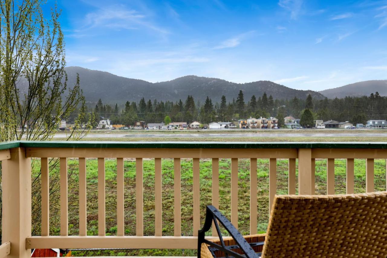 Fairway Wings Chalet Relaxing Modern Airport Cottage Big Bear City Exterior photo